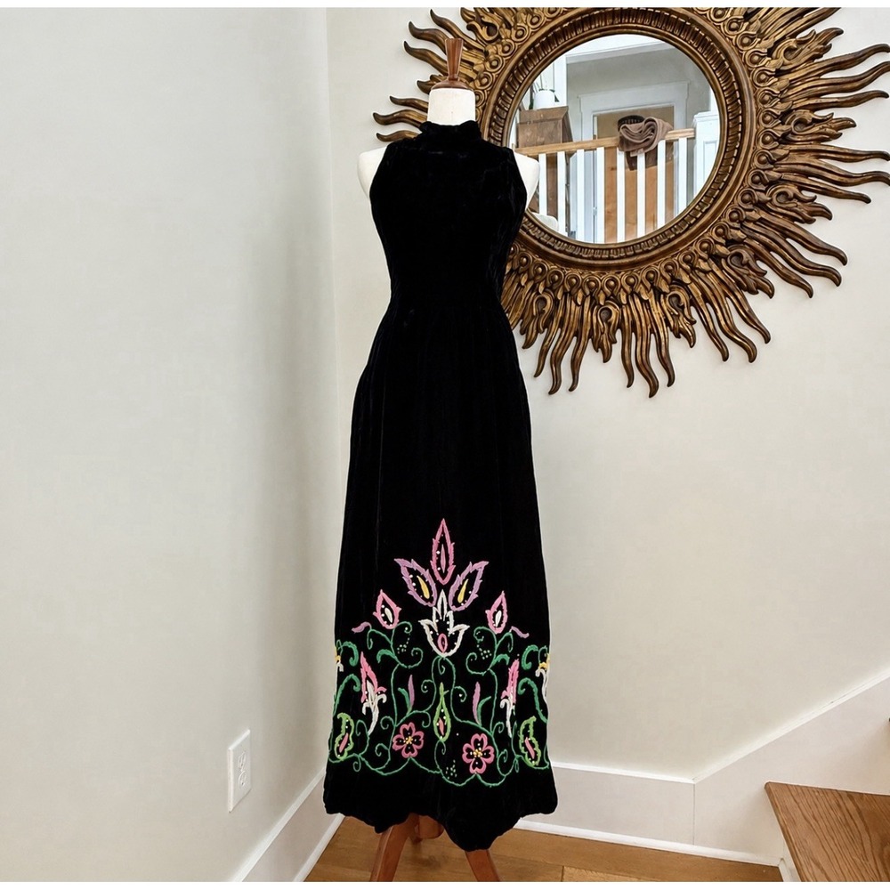 Vintage Saks Fifth Avenue Maxi Dress XS Black Velvet Embroidered  Folk Art F/W